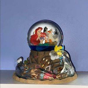 RARE: ariel's treasure trove snowglobe